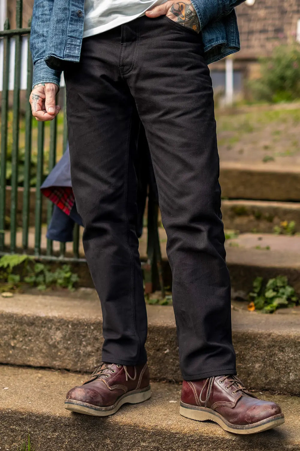 GVNR-B Jeans / Black Bedford Cord